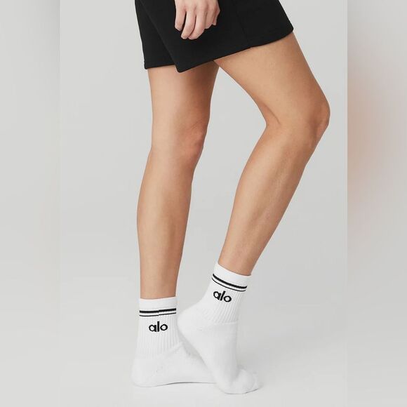 SOLD OUT ALO YOGA Unisex Half-Crew Throwback Sock NWOT - Picture 2 of 2